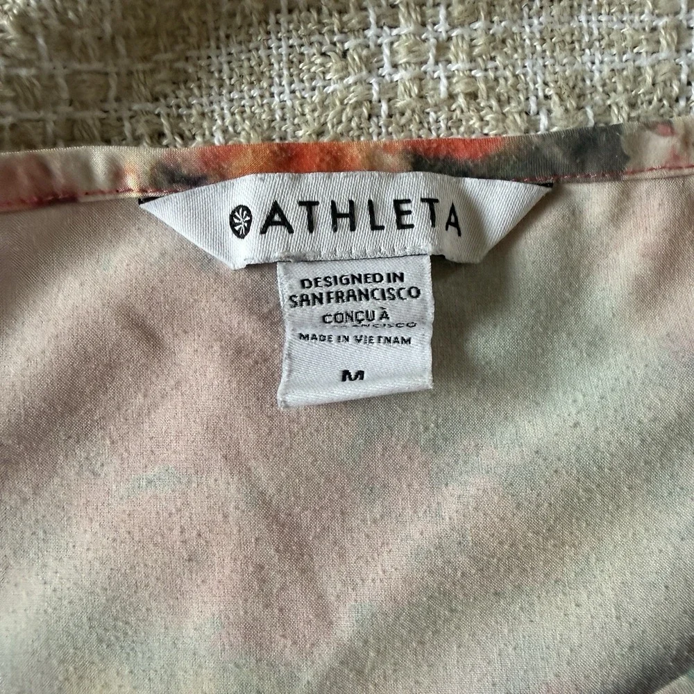 Athleta Refined Zephyr Tank Floral Print Sleeveless Workout Top Sz M Motion Blur - Picture 6 of 12